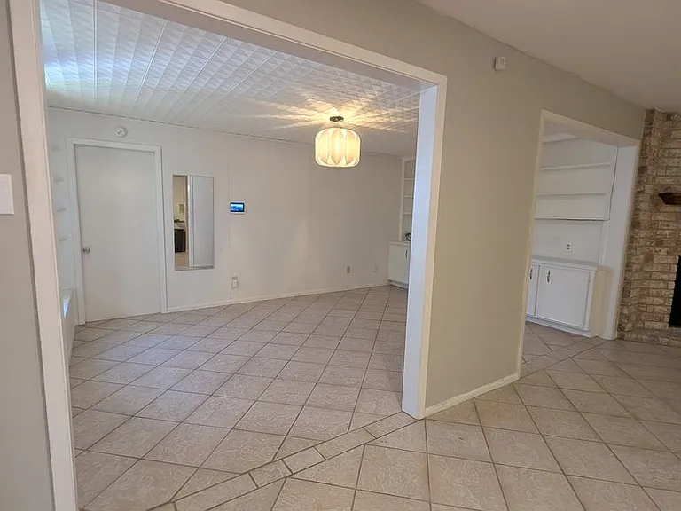976 Sunmeadow Dr — Photo 11