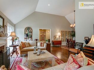 15 Coventry Ct, Prairie Village, KS 66208