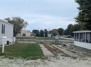 1053 E Sister Ln, Oak Harbor, OH 43449