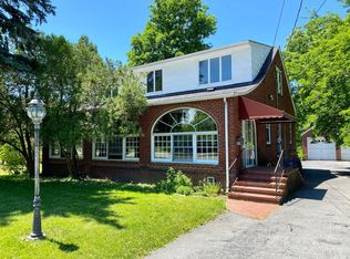 40 Indian Trail Rd, Williamsville, NY 14221