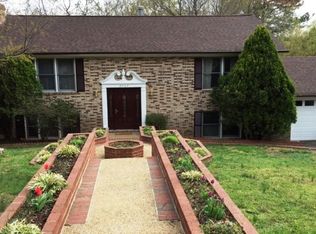 6727 Alpine Dr, Annandale, VA 22003