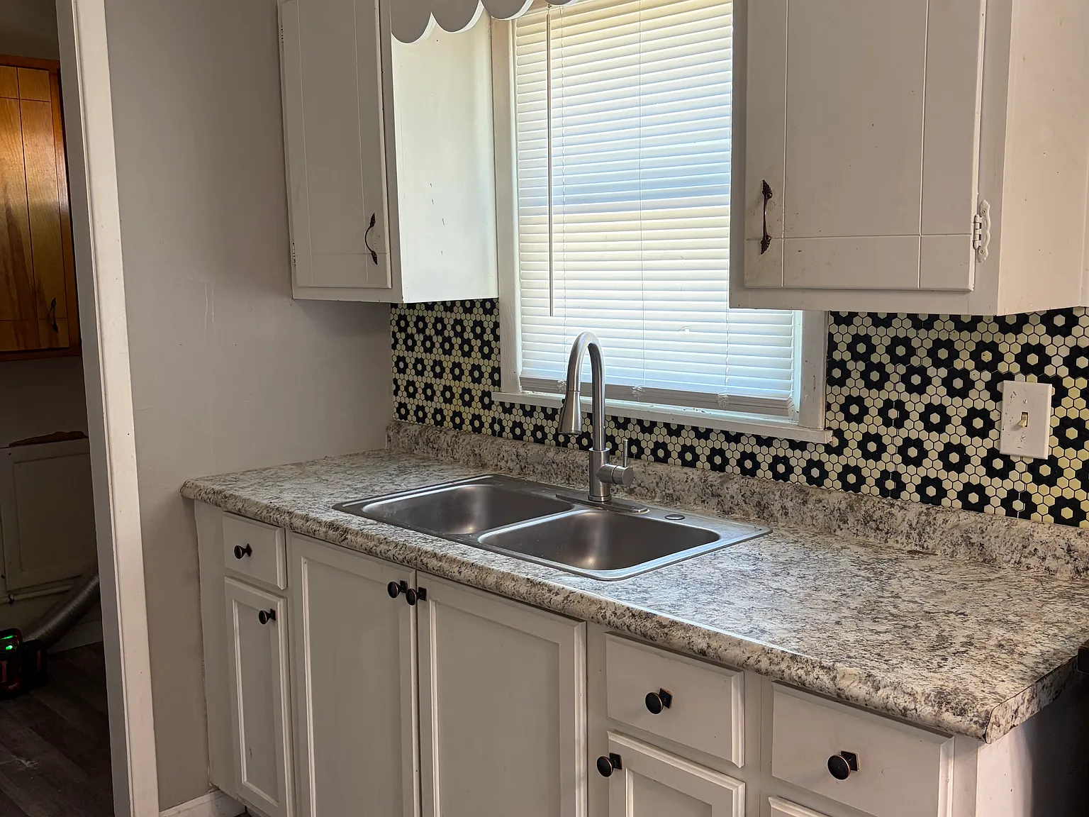 3 bed, 972 sqft, $1,400 — Photo 3