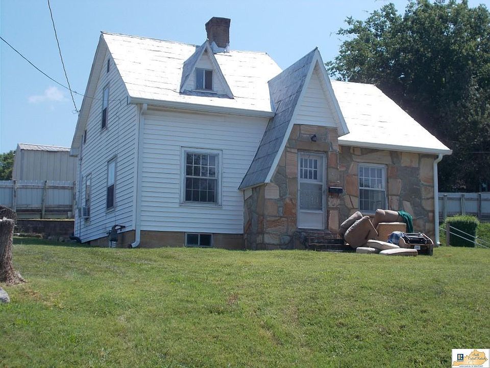 1st image of 210 W 3rd St