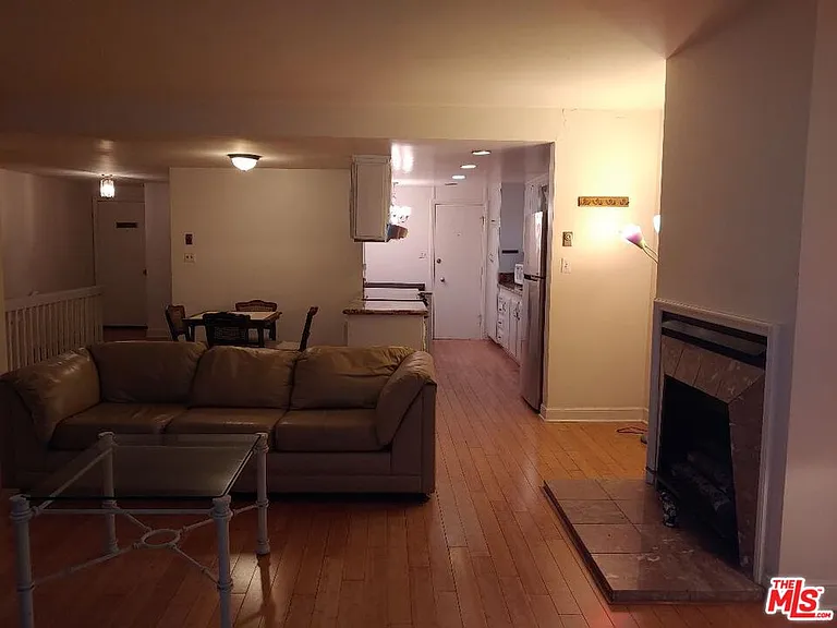 23918 De Ville Way #B — Photo 6