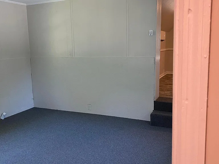 900 Henry St #B — Photo 12
