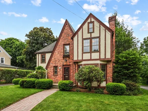 19 Harwich Rd, Longmeadow, MA 01106