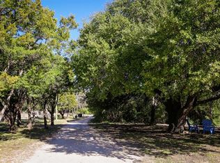 8401 Lakeview Dr, Cleburne, TX 76033