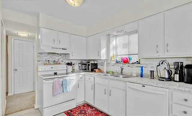 411 Wilhelmia Ave #A — Photo 6