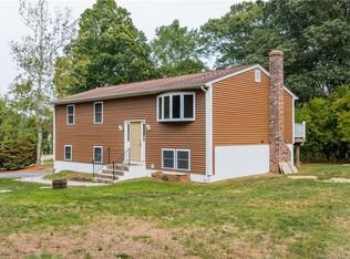 871 Long Cove Rd, Gales Ferry, CT 06335