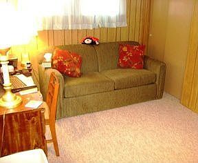 5th image of 108 Papaya Dr