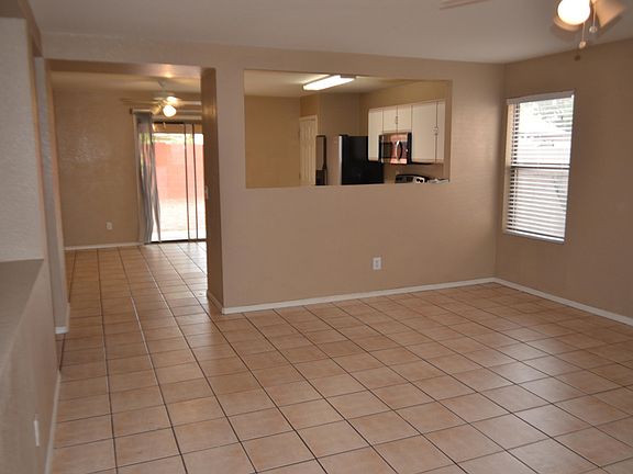 3rd image of 11809 W Dahlia Dr