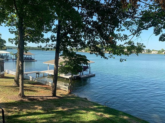 3rd image of 1100 Belle Isle Dr