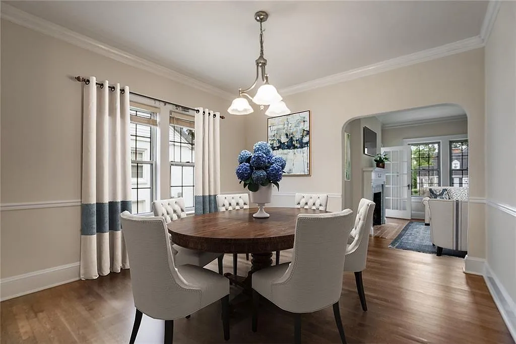 4 bed, 2.0 bath, 2500 sqft, $5,500 — Photo 3