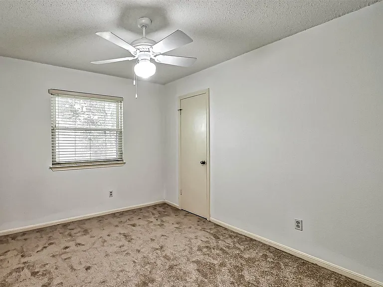 2922 Lakefield Way — Photo 31