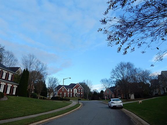 4th image of 254 Grosvenor Pl SW