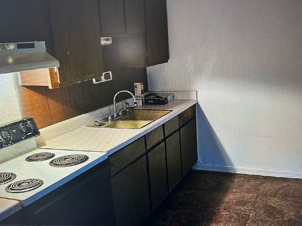 2nd image of 134 S King St APT D