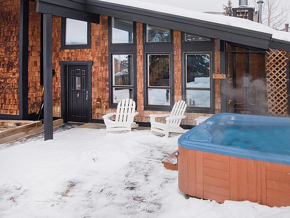 Hot tub