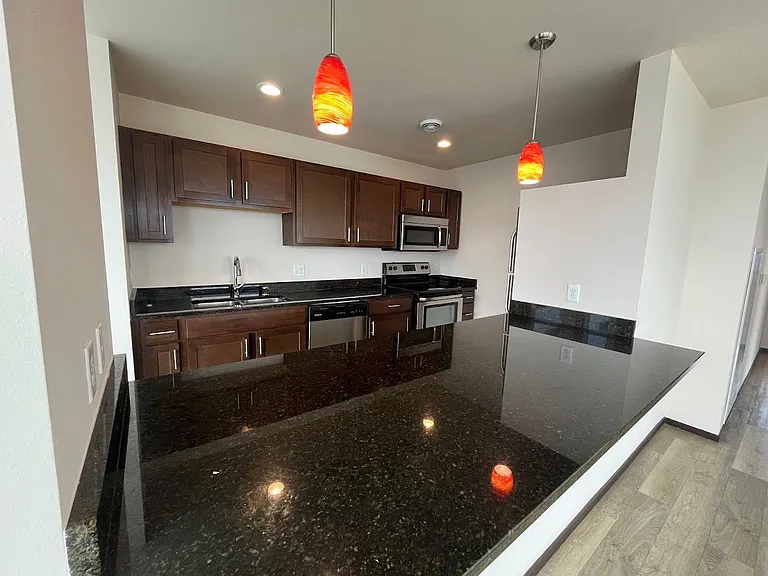 Galaxie High Rise Apartments — Photo 141