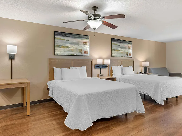 Deluxe Studio - 2 Queen Beds