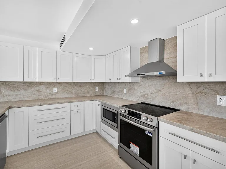 209 N Fort Lauderdale Beach Blvd #8A — Photo 8