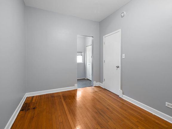 3rd image of 7310 S Dante Ave #2L