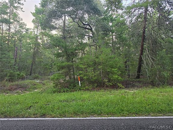 4th image of 17 Oak Village Blvd