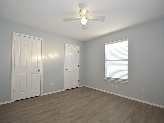 3rd image of 2515 SE 3rd St