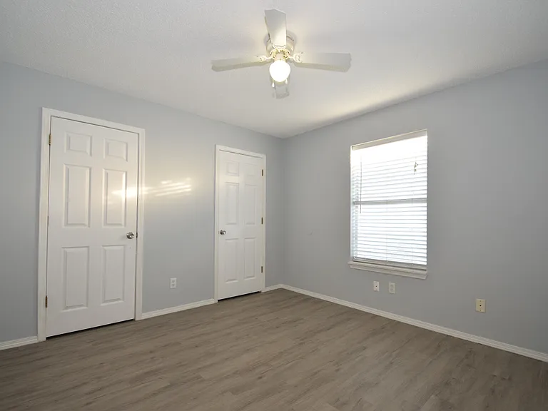 2515 SE 3rd St — Photo 3