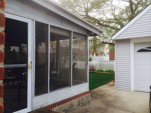 3rd image of 325 Bryn Mawr Rd