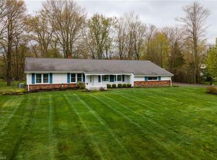 1408 Bell Rd, Chagrin Falls, OH 44022