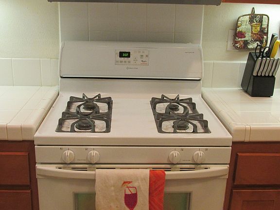 4th image of 4300 Newton Ave Unit 57