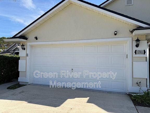 3rd image of 1701 Covington Ln
