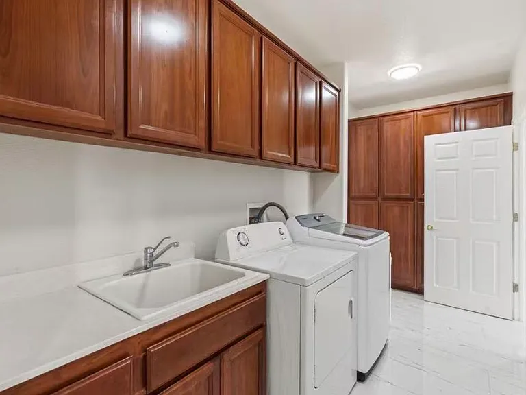 2603 Bellows St — Photo 13