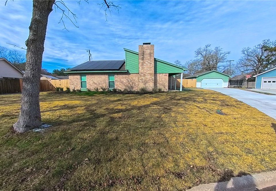 1st image of 2804 Henry Ct