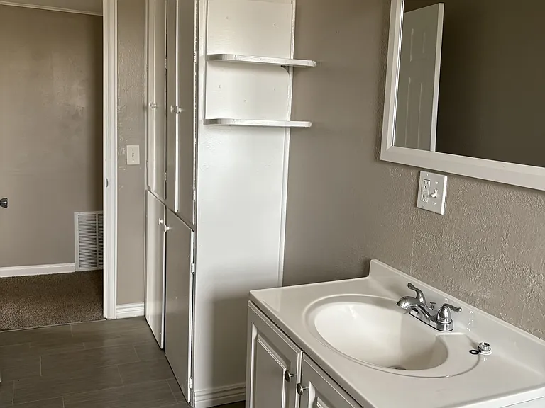 5800 Newport St #4 — Photo 3