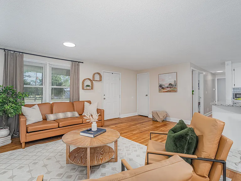 210 Adkins Cir — Photo 13