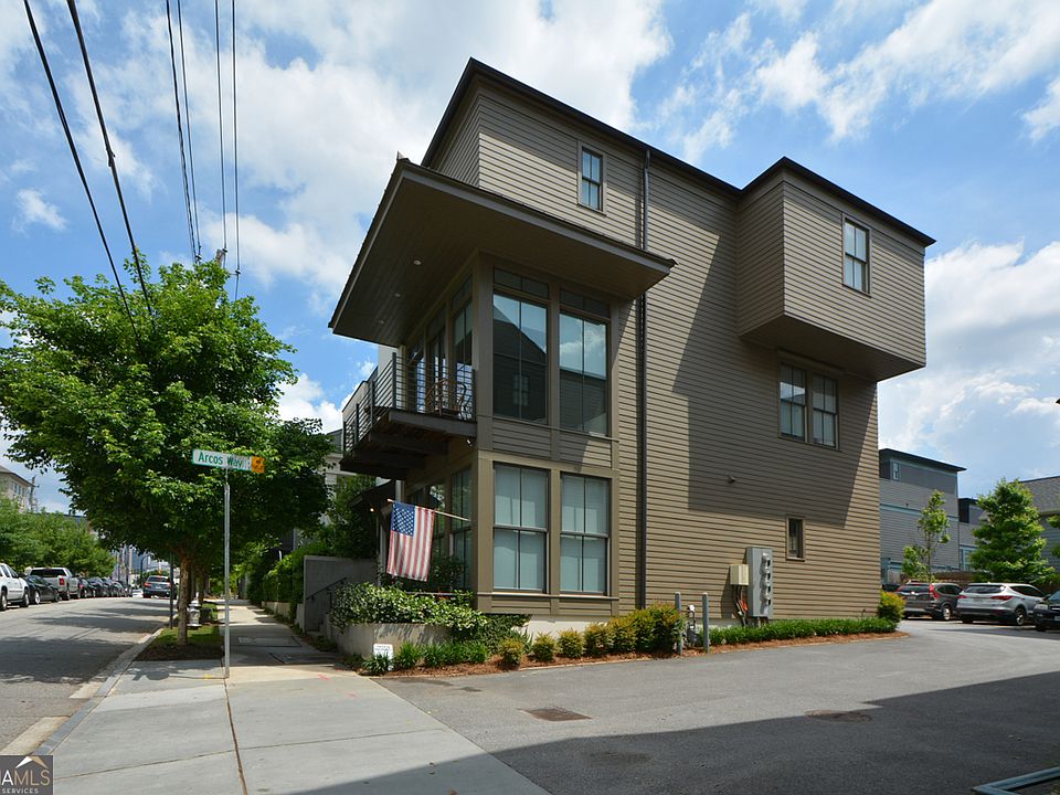 1st image of 698 Fraser St SE #85
