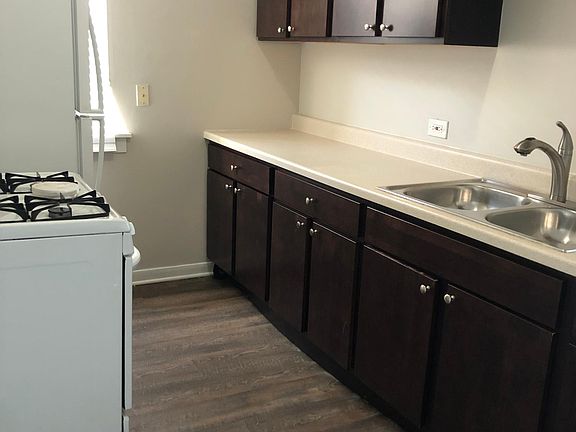 3rd image of 4300 W Fullerton Ave Ste 3