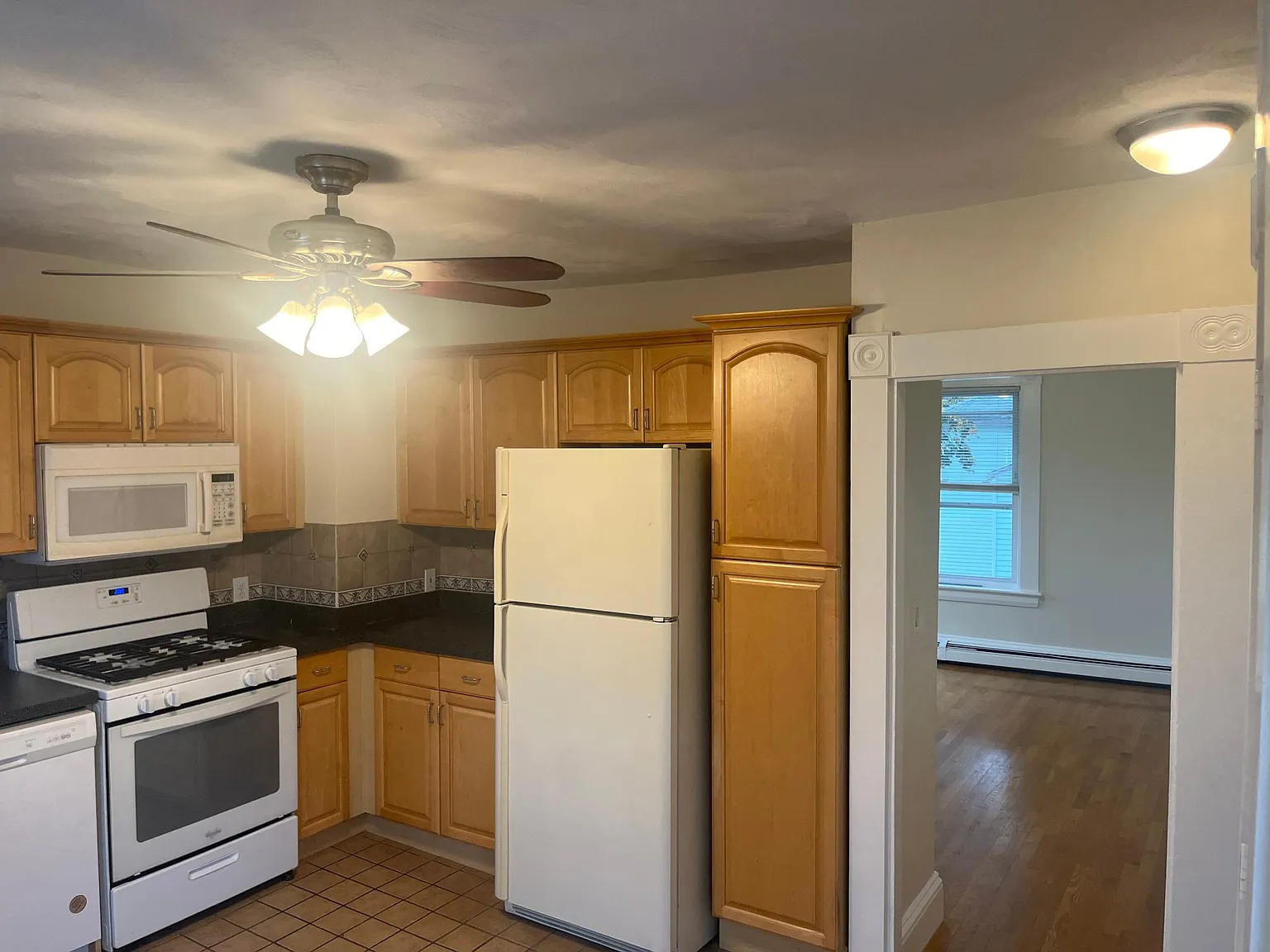 2 bed, 910 sqft, $2,950 — Photo 3