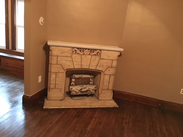 1st image of 493 E 114th St
