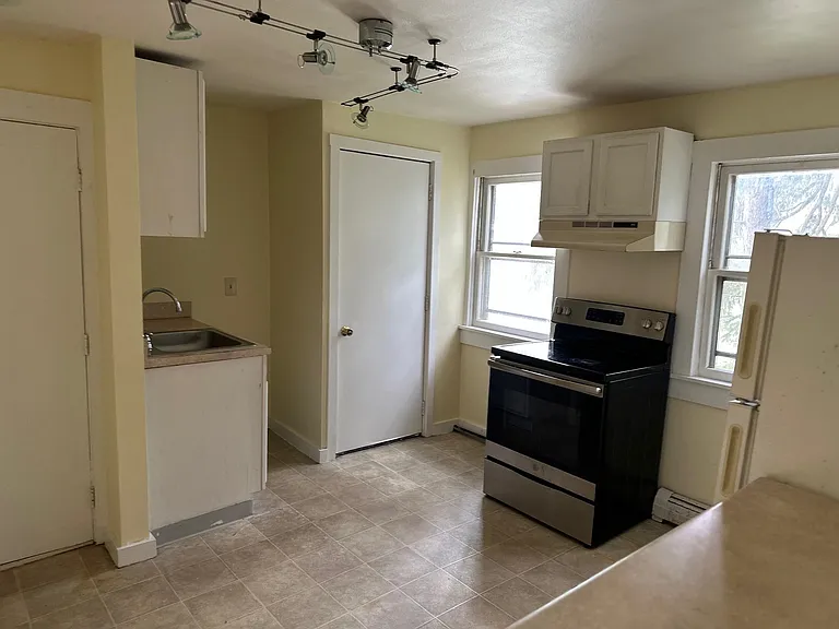 11 Chesterfield Rd #B — Photo 4