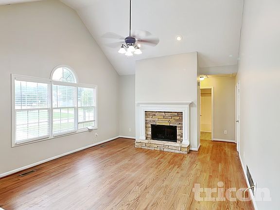 3rd image of 580 River Walk