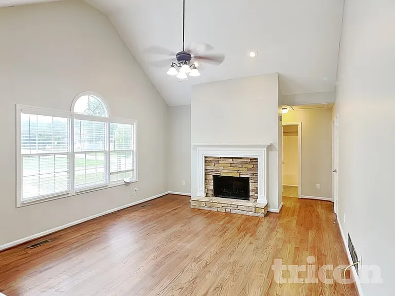 580 River Walk — Photo 3