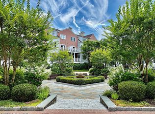 51 Forest Ave APT 82, Greenwich, CT 06870
