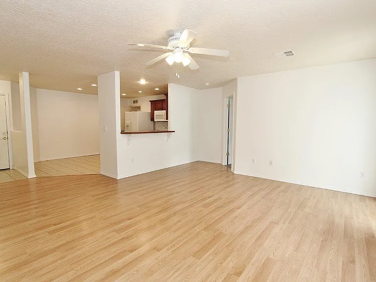 1208 N Cheshire Dr — Photo 6