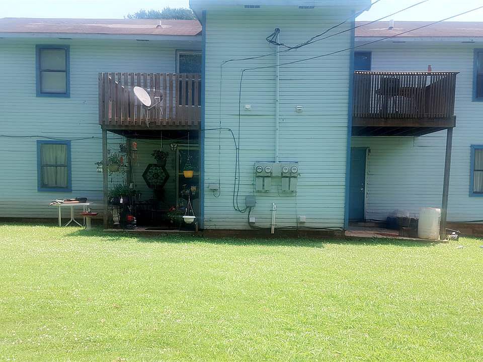 2nd image of 205 8th Ave SW