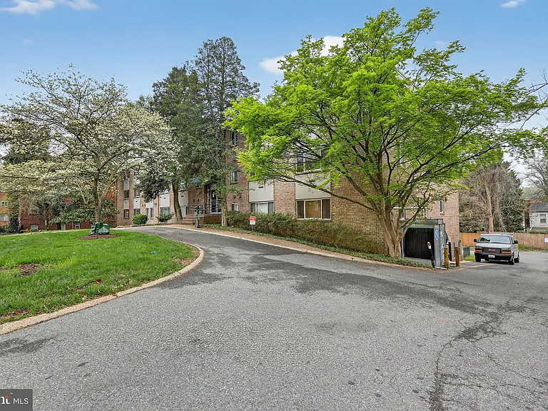 4570 Macarthur Blvd NW #208 — Photo 17