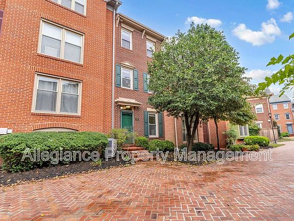 2nd image of 520 Colecroft Ct