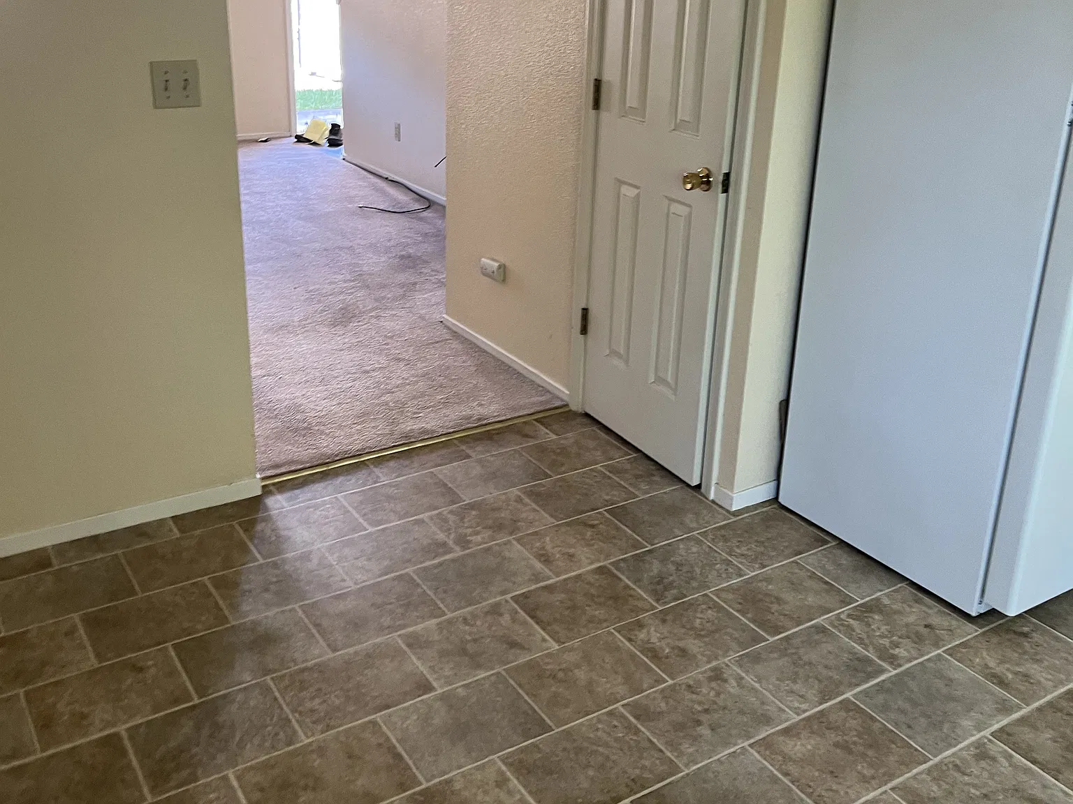 2 bed, 1.5 bath, 1020 sqft, $1,295 — Photo 3