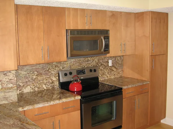 3840 Lyons Rd APT 304-2, Coconut Creek, FL 33073